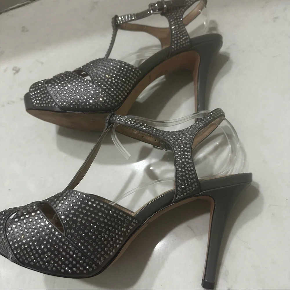 Antonio Melani Gray Rhinestone Heels Womens Size 8 Peep Toe 4” Heel - Picture 11 of 11